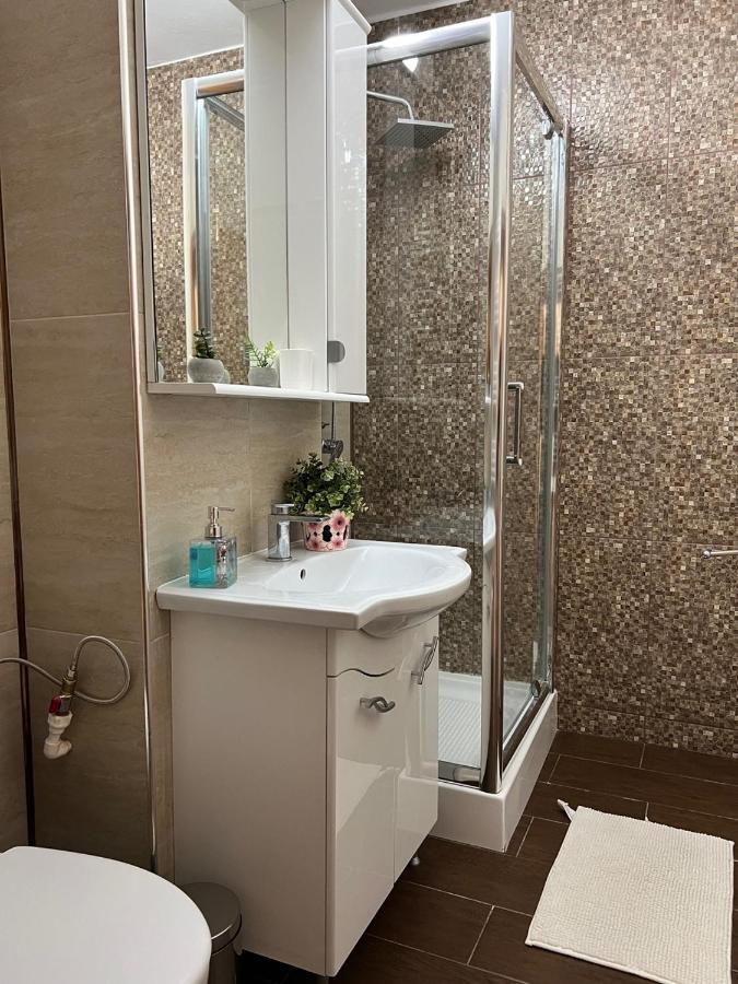 Unirii Central Fountains View Apartment Bukares Bagian luar foto